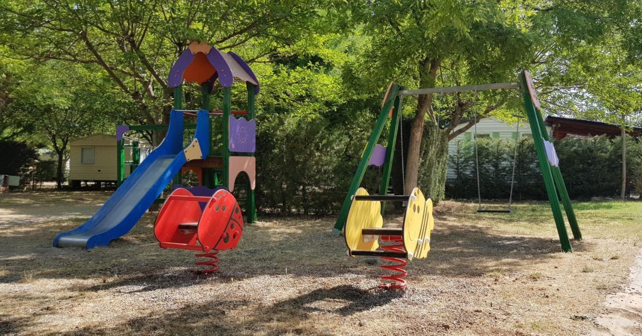 Camping Oliana Luaran gambar
