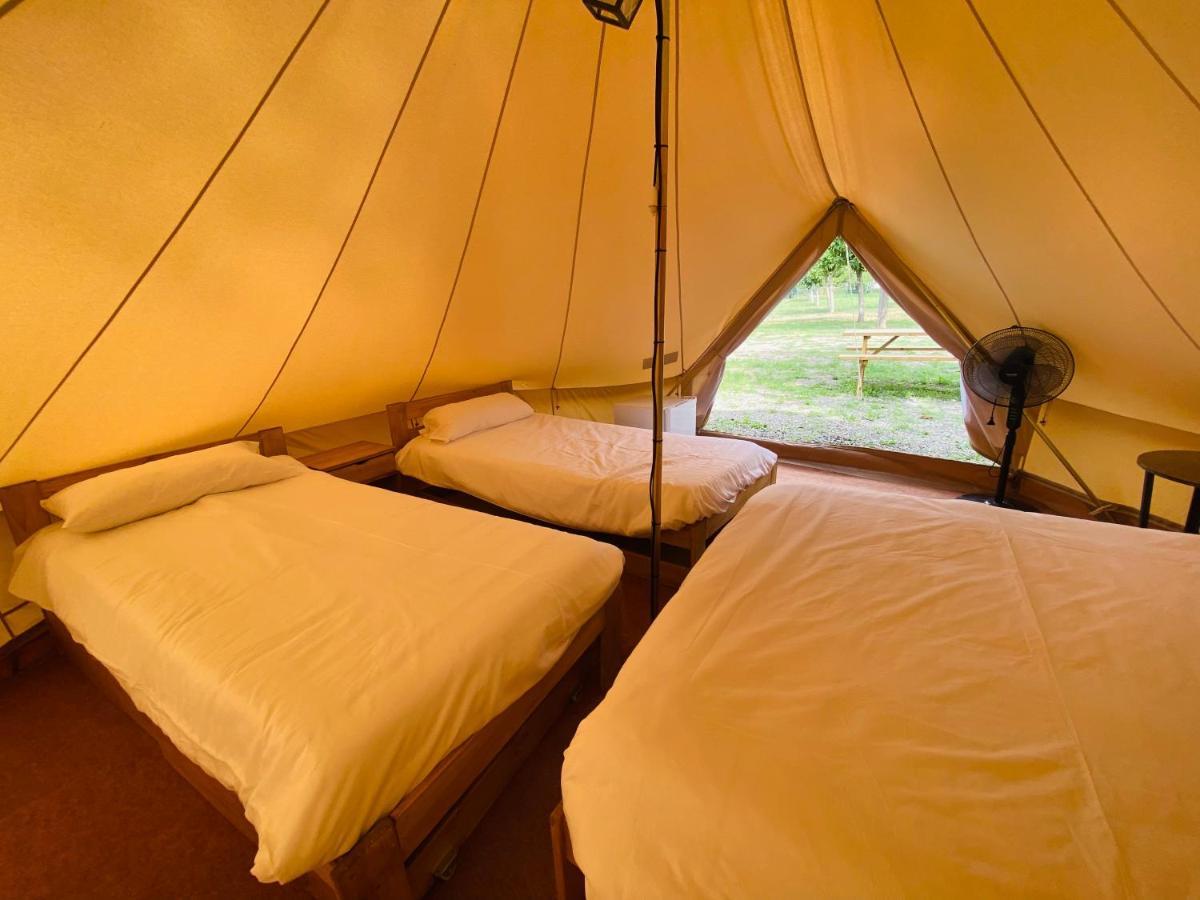 Camping Oliana Luaran gambar