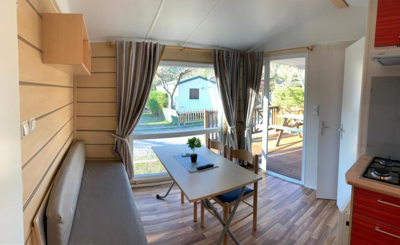 Camping Oliana Luaran gambar
