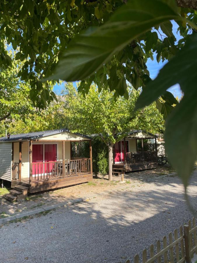Camping Oliana Luaran gambar